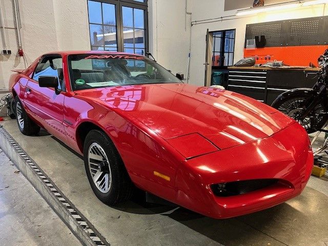 Pontiac Firebird 144.466 km 9.990 € Bochum 44866