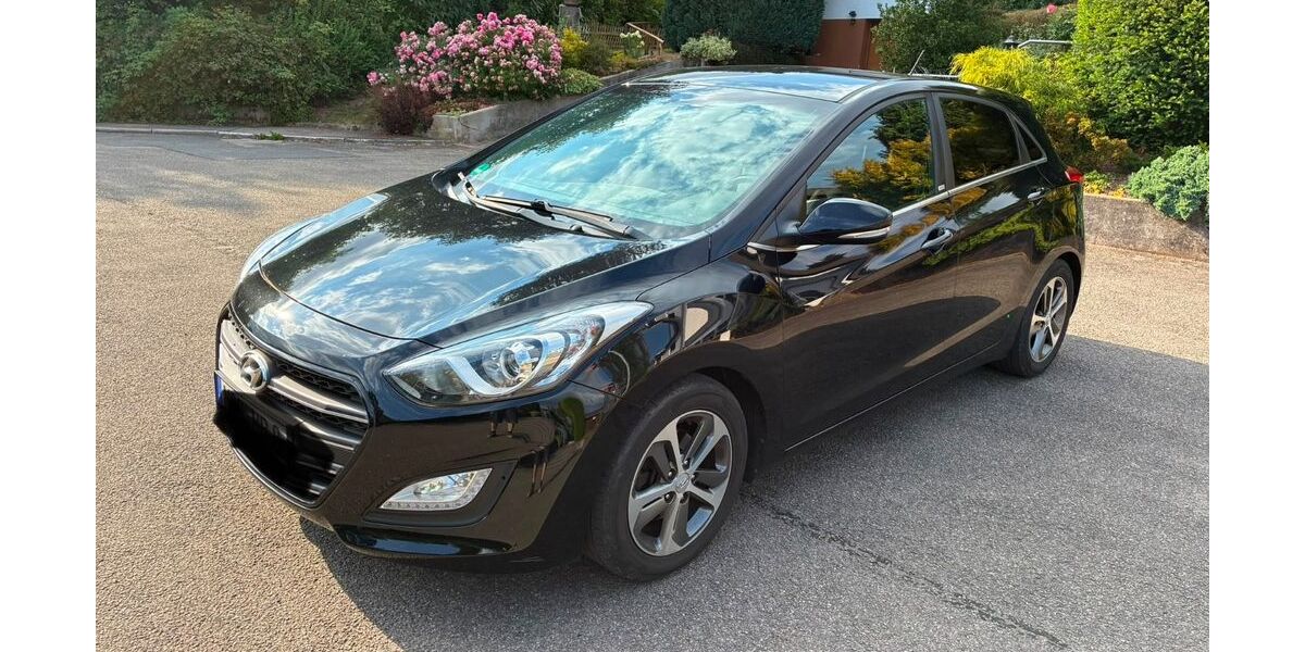 Hyundai i30 101.000 km 7.950 &euro; Limbach 74838