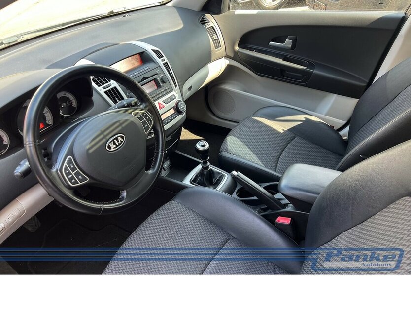 Kia Ceed 1.6 EX*SchiebeD*SHZ*Klima*Teilleder*PDC* 123.801 km 3.990 € Berlin 13187