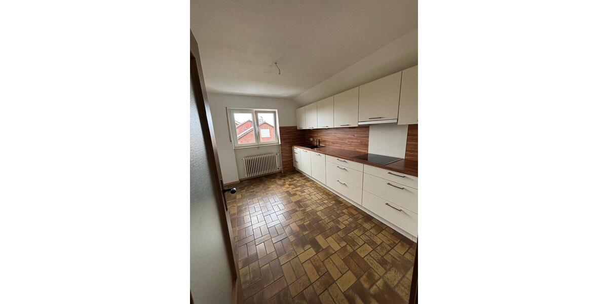 Dachgeschoßwohnung Appenweier - 4 Zimmer, 100 m&sup2;, 900&euro; | Angebot:25284005