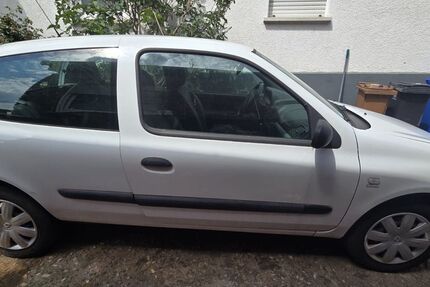 Renault Clio 122.249 km 700 &euro; Alzenau 63755