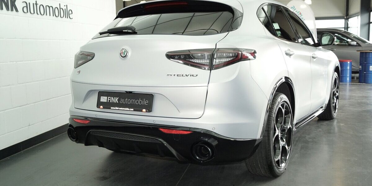 Alfa Romeo Stelvio 2.2 D Competizione Q4 ALLRAD LEDER AHK 45.000 km 38.888 &euro; Lich 35423