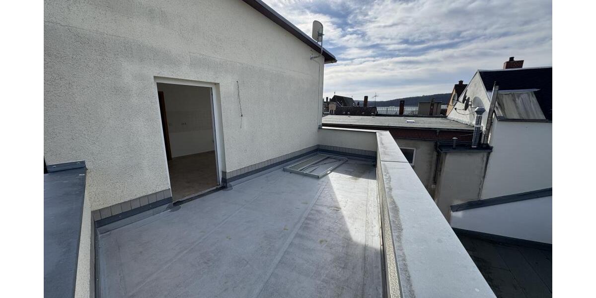 Barrierearmes Wohnen Dachterrasse und Aufzug: 2-Raum Wohnung in der Geraer Innenstadt - Dachgeschoßwohnung Gera Ostviertel | Angebot:26335256