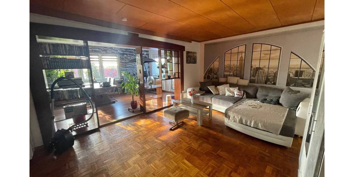 Einfamilienhaus mit 2 Garagen 6 zimmer