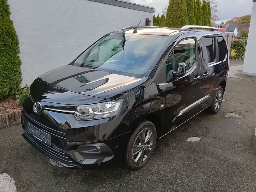 Toyota Proace City 92.700 km 18.490 € Oberhausen 46047