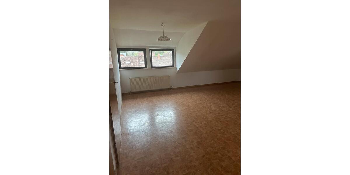Dachgeschoßwohnung Losheim am See - 3 Zimmer, 100 m&sup2;, 800&euro; | Angebot:26582144