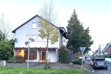 Top-Lage in Urdenbach 3-Familienhaus Reutlinger Str. 9 10 zimmer