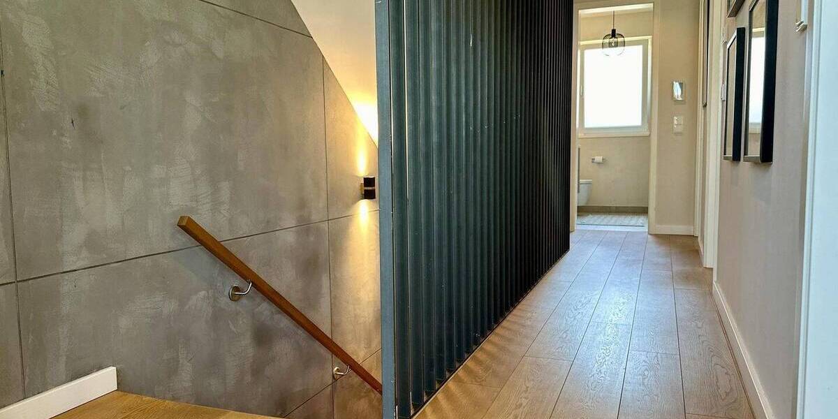 Luxuriöse Doppelhaushälfte mit exklusiver Ausstattung und Garage - OF-Buchrainviertel! 7 zimmer