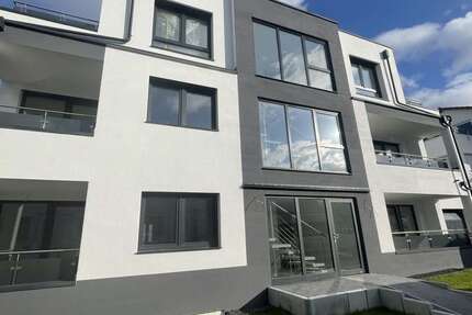 Haus zum Kaufen in Niefern-Öschelbronn 1.950.000 € 389.27 m² 14 zimmer