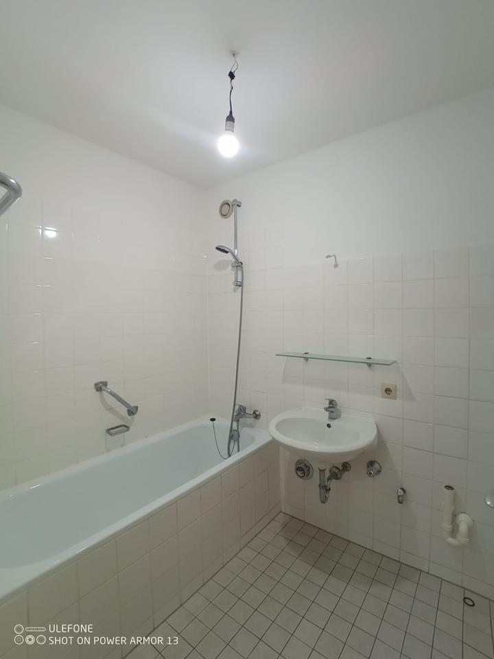 Geräumige 3-Zimmer-Wohnung mit Balkon in Germering zimmer