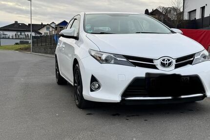 Toyota Auris 160.000 km 7.799 &euro; Uersfeld 56767
