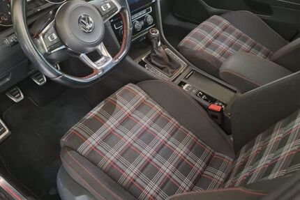 VW Golf 113.000 km 17.900 &euro; Floß 92685