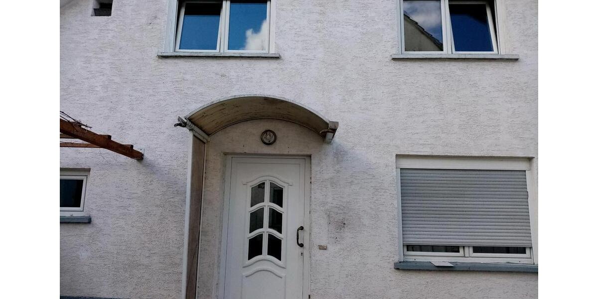 Etagenwohnung Gummersbach Berstig Süd - 4 Zimmer, 95 m&sup2;, 1.100&euro; | Angebot:25991546