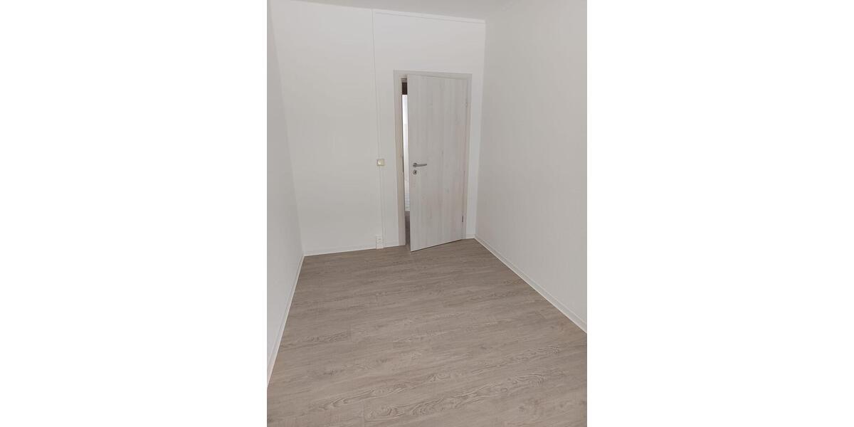 Etagenwohnung Treuen - 3 Zimmer, 62 m&sup2;, 370&euro; | Angebot:25324477