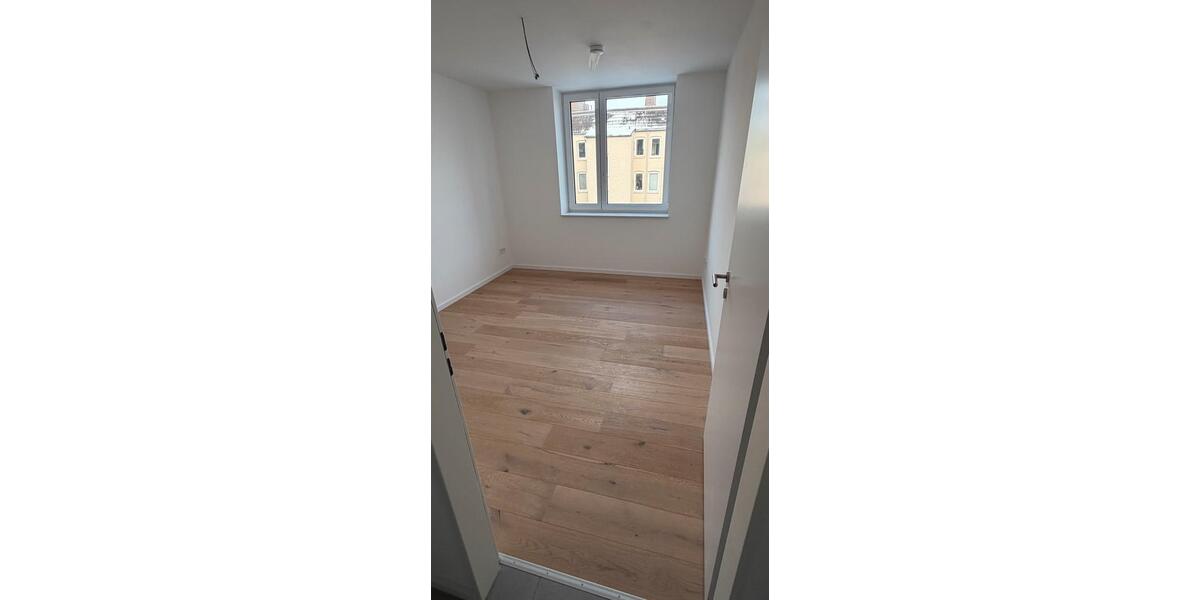 Dachgeschoßwohnung Kiel Südfriedhof - 2 Zimmer, 68 m&sup2;, 1.290&euro; | Angebot:25513158