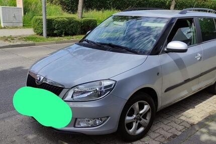 Skoda Fabia 110.340 km 4.900 &euro; Düsseldorf 40229