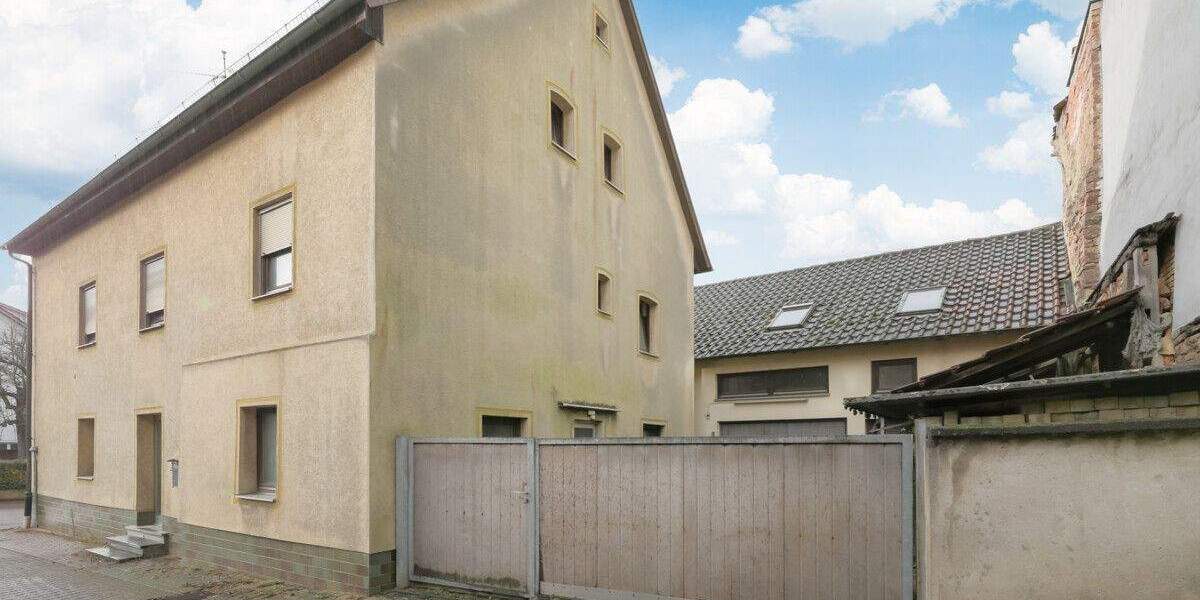 Einfamilienhaus Königsbach-Stein Königsbach - 7 Zimmer, 193 m&sup2;, 298.000&euro; | Angebot:24860353