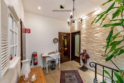 Freistehendes Gebäude mit Gaststätte und Wohnung im Ortskern von Scharnhausen 6 zimmer