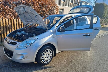 Hyundai i20 100.000 km 2.999 € München 81737