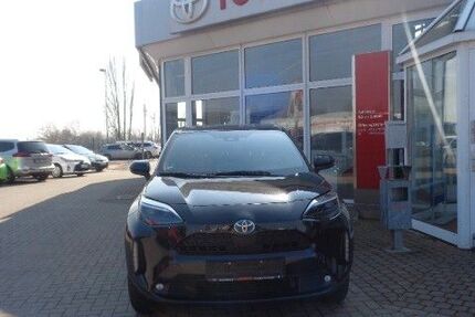 Toyota Yaris 30.000 km 20.900 &euro; Aschersleben 06449