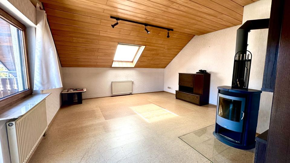 Dachgeschoßwohnung Lorch - 2.5 Zimmer, 88 m&sup2;, 255.000&euro; | Angebot:26703541