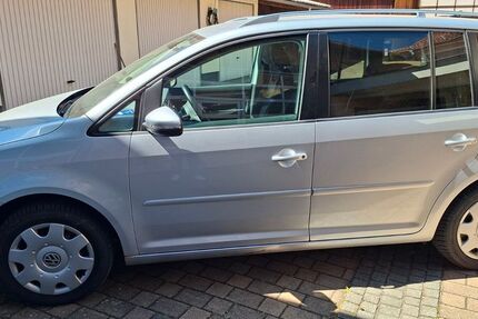 VW Touran 28.000 km 10.500 &euro; Drei Gleichen 99869