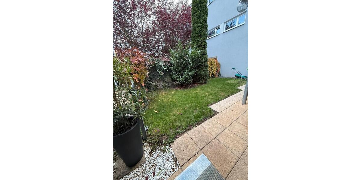 Moderne Erdgeschosswohnung mit eigenem Garten – Oberasbach 2.5 zimmer