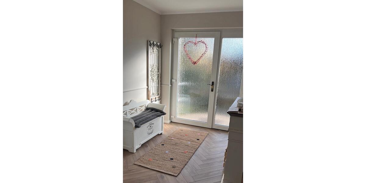 Attraktives Bungalow-Einfamilienhaus mit Kamin & Sauna 5 zimmer