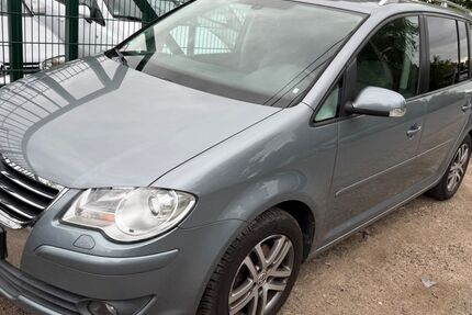 VW Touran 240.000 km 2.990 &euro; Hönow 15366