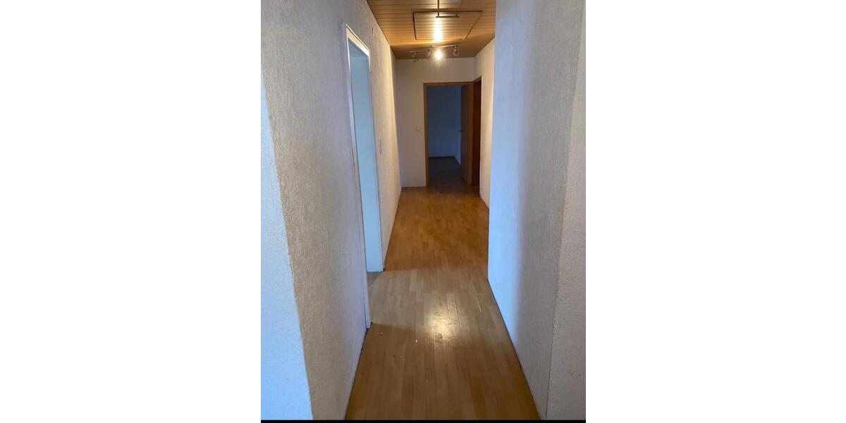 Dachgeschoßwohnung Quierschied - 1 Zimmer, 120 m&sup2;, 480&euro; | Angebot:25460866