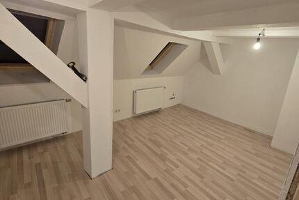 Stadtzentrales großzügiges Reihenhaus in Gronau (Leine) 5 zimmer