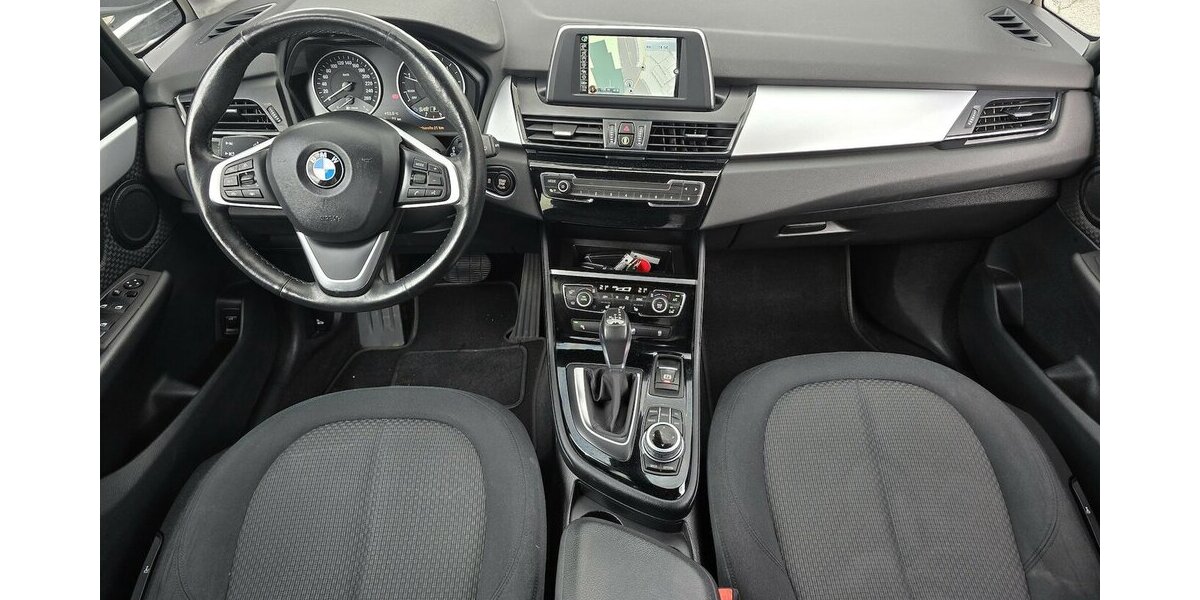 BMW 218 Active Tourer d ADVANTAGE/7-SITZER/AHK/KLIMA 179.900 km 11.900 &euro; Villingen-Schwenningen 78054