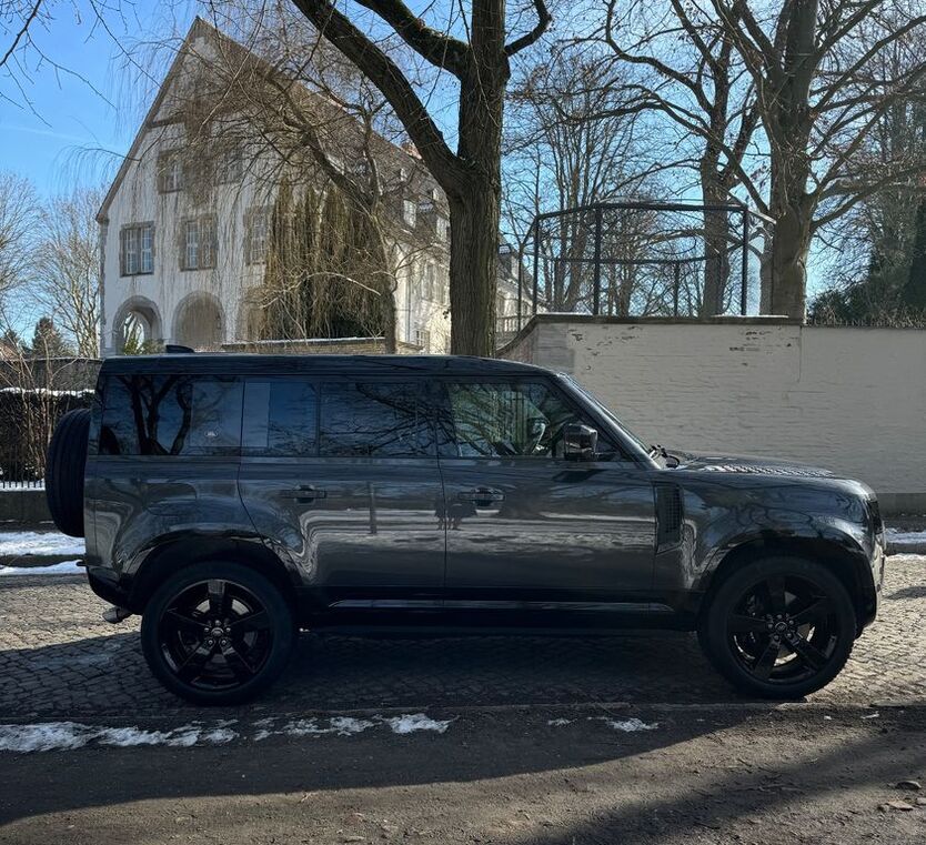Land Rover Defender 38.500 km 95.700 € Berlin 14057