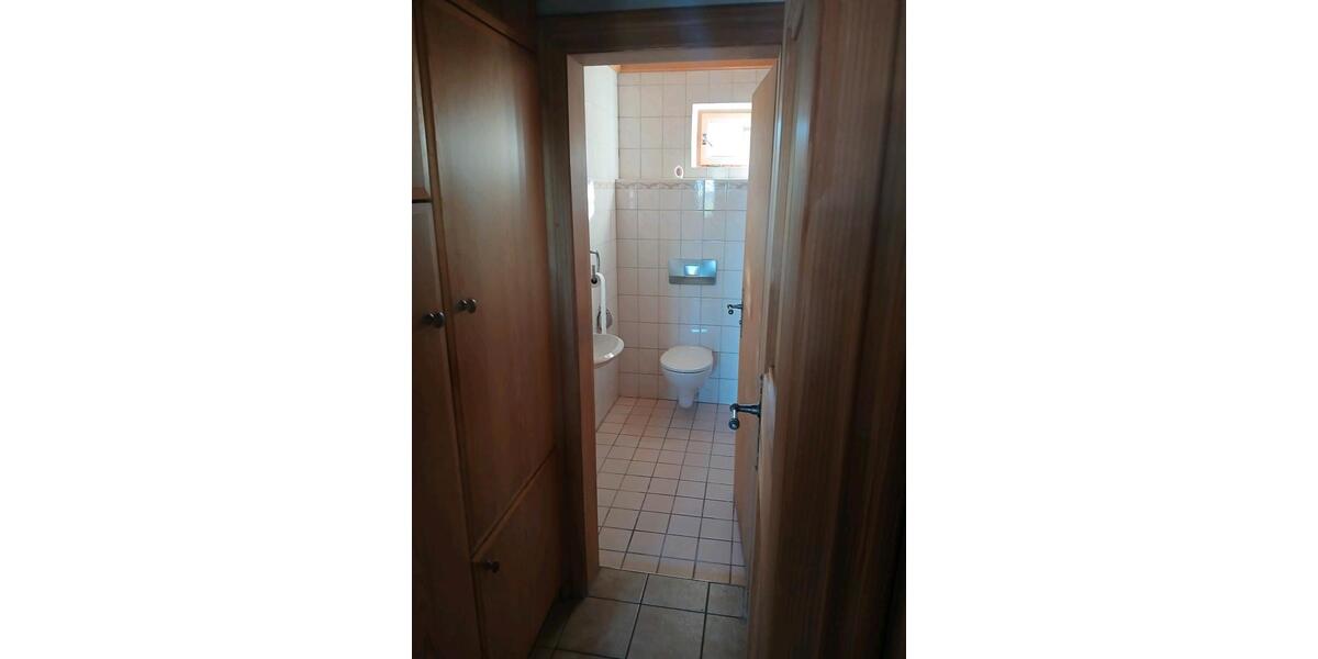 Etagenwohnung Gmund am Tegernsee - 3.5 Zimmer, 110 m&sup2;, 1.800&euro; | Angebot:25471806