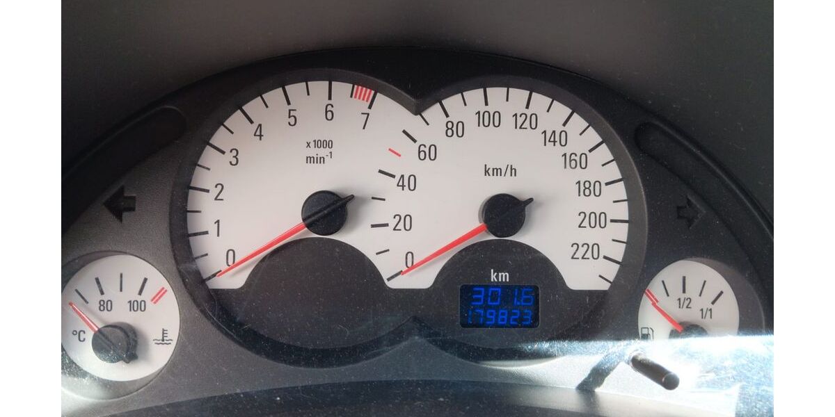 Opel Corsa 180.000 km 2.999 &euro; Marktredwitz 95615