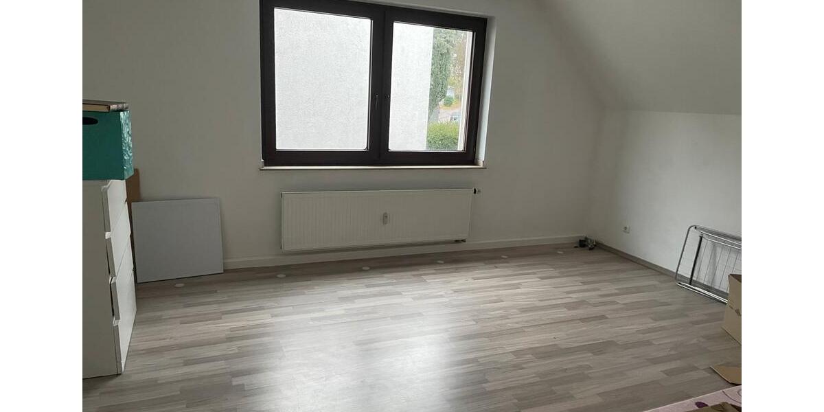 Dachgeschoßwohnung Mülheim an der Ruhr Heißen - 2 Zimmer, 70 m&sup2;, 795&euro; | Angebot:23847820