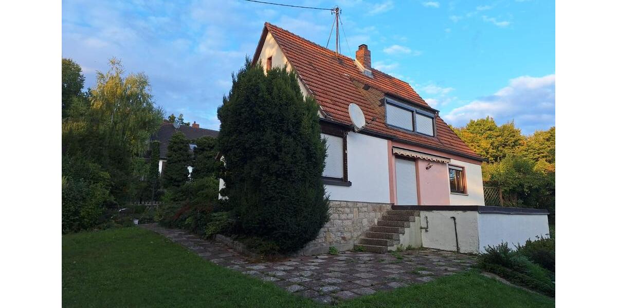 Zweifamilienhaus mit großem Garten und traumhafter Ruhe 6 zimmer