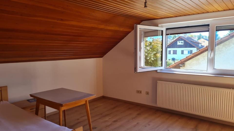Dachgeschoßwohnung Birkenfeld - 1.5 Zimmer, 39 m&sup2;, 375&euro; | Angebot:24850562