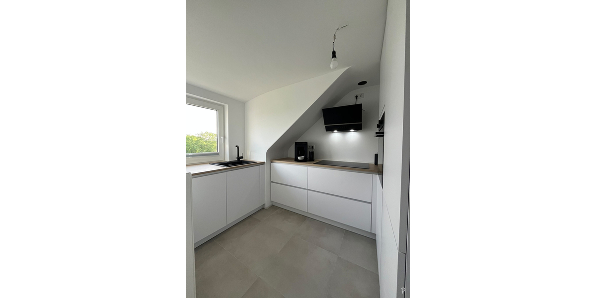 Geschmackvolle 3- Zimmer-Wohnung im Dachgeschoss in zentraler Lage von Meerbusch-Osterath - Dachgeschoßwohnung Meerbusch | Angebot:27349100
