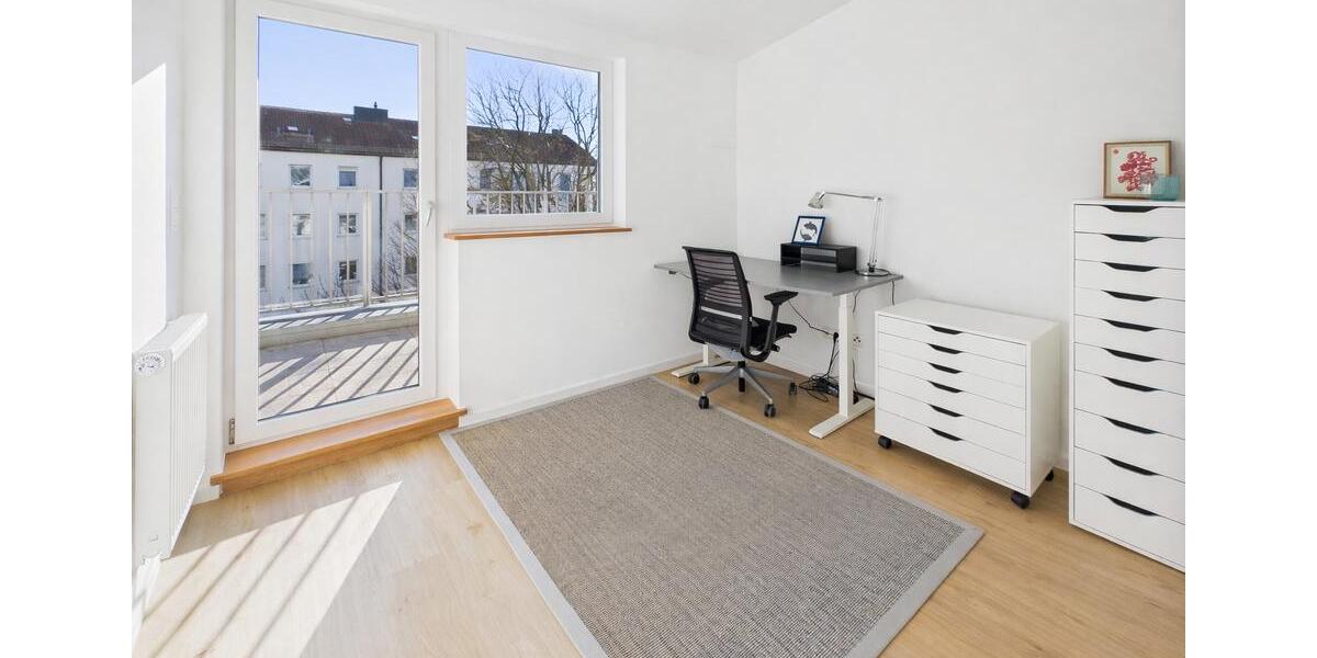 Dachgeschoßwohnung München Berg am Laim - 4 Zimmer, 107 m&sup2;, 2.950&euro; | Angebot:25960440