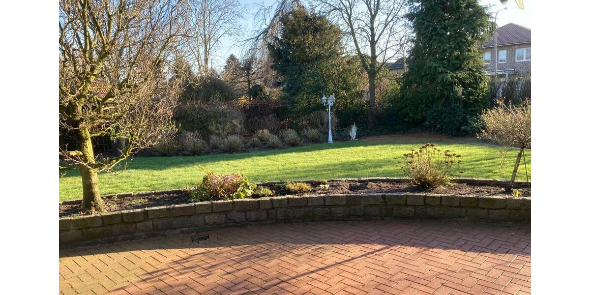 Helle, großzügige Erdgeschosswohnung mit Garten 3 zimmer