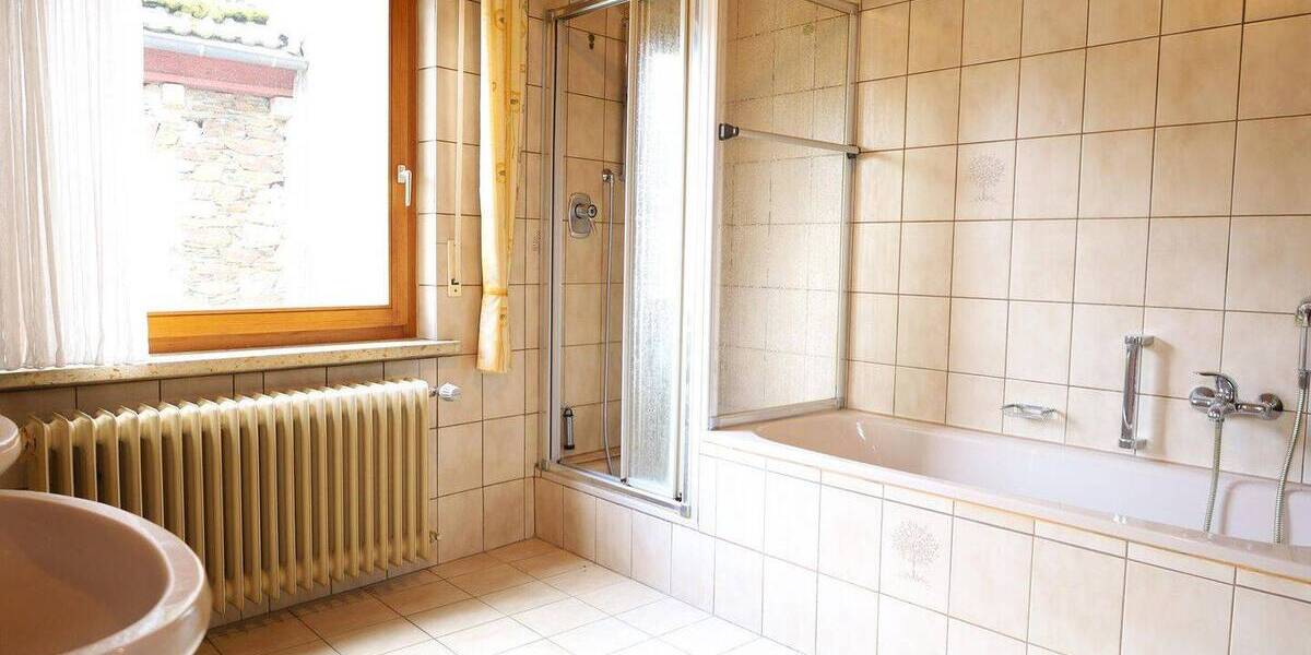 Reihenendhaus Niederheimbach - 7 Zimmer, 139 m&sup2;, 149.000&euro; | Angebot:26932098