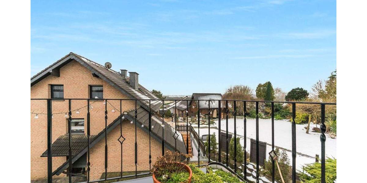 Mehrfamilienhaus, Wohnhaus Odenthal Hüttchen - 8 Zimmer, 251 m&sup2;, 399.000&euro; | Angebot:25387766