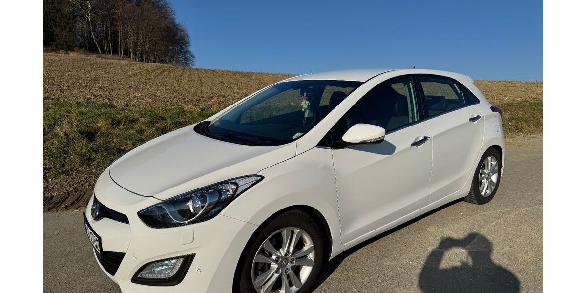 Hyundai i30 87.000 km 7.700 &euro; Hohenfels 78355