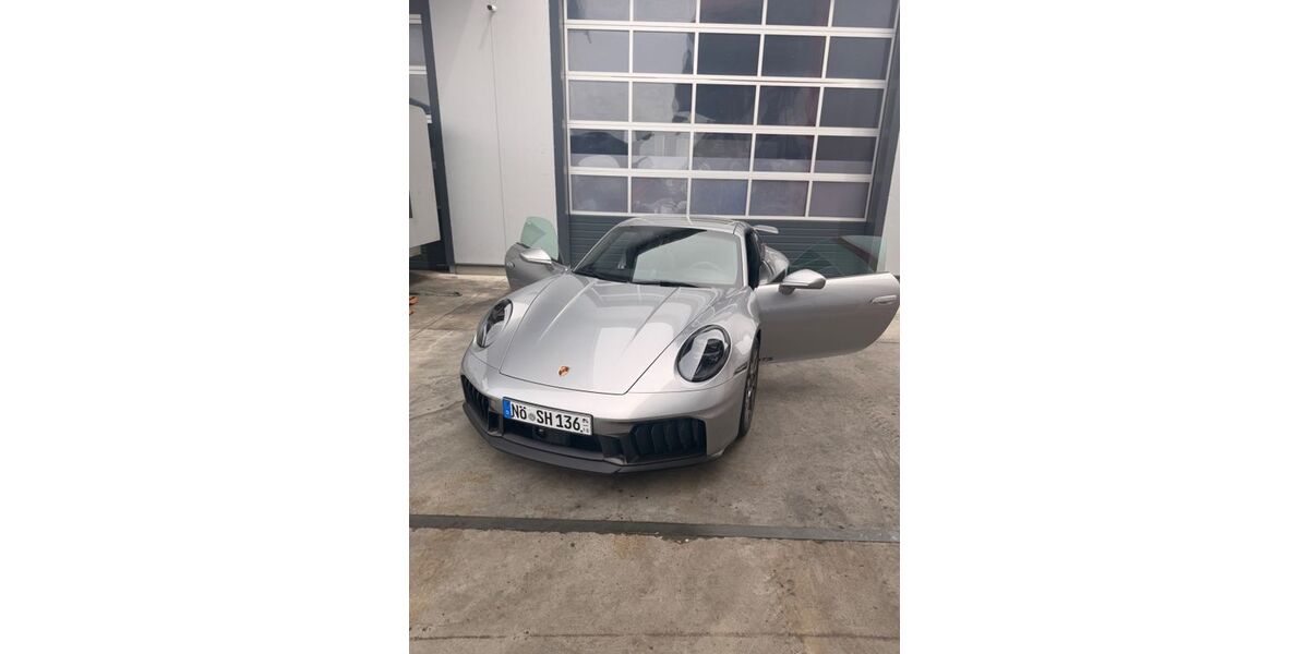 Porsche 992 7.853 km 181.900 &euro; Nördlingen 86720