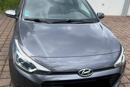 Hyundai i20 83.500 km 7.990 &euro; Gelnhausen 63571