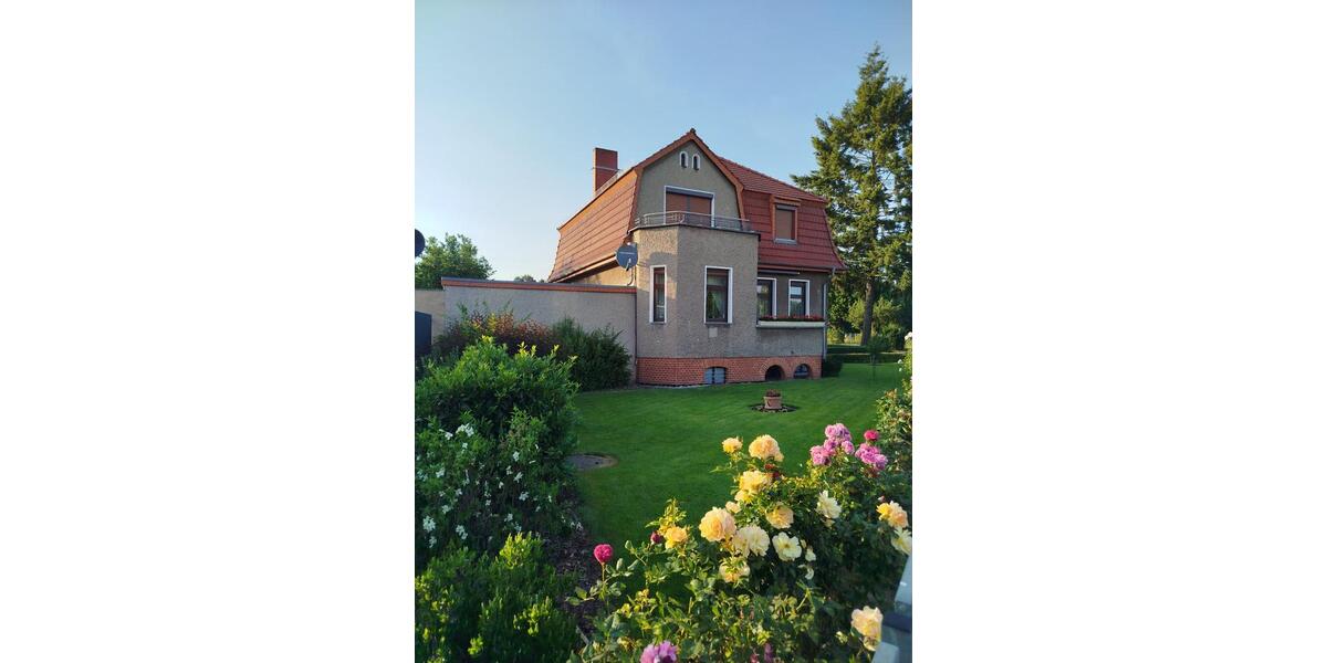 Frisch sanierte 3-Raumwohnung mit neuer Einbauküche u Badezimmer 3 zimmer