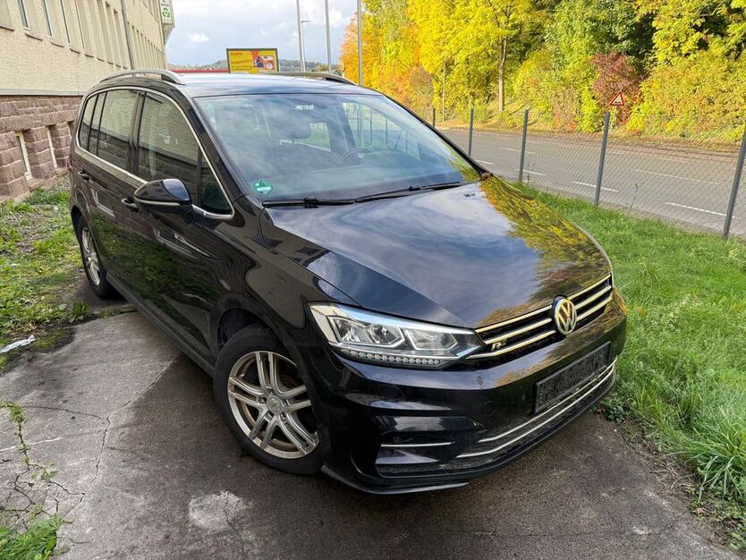VW Touran 227.000 km 11.700 € Eschershausen 37632