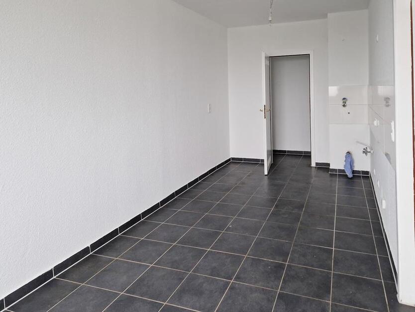 Familienfreundliche, frisch renovierte 3-Zimmer-Wohnung mit Balkon und weitem Blick! zimmer