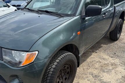 Mitsubishi L200 182.300 km 5.990 &euro; Rötgesbüttel 38531